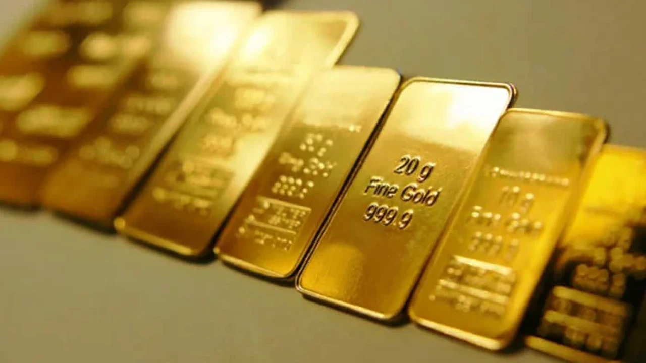 Gold loses shine, price declines by Rs1200 per tola in Pakistan