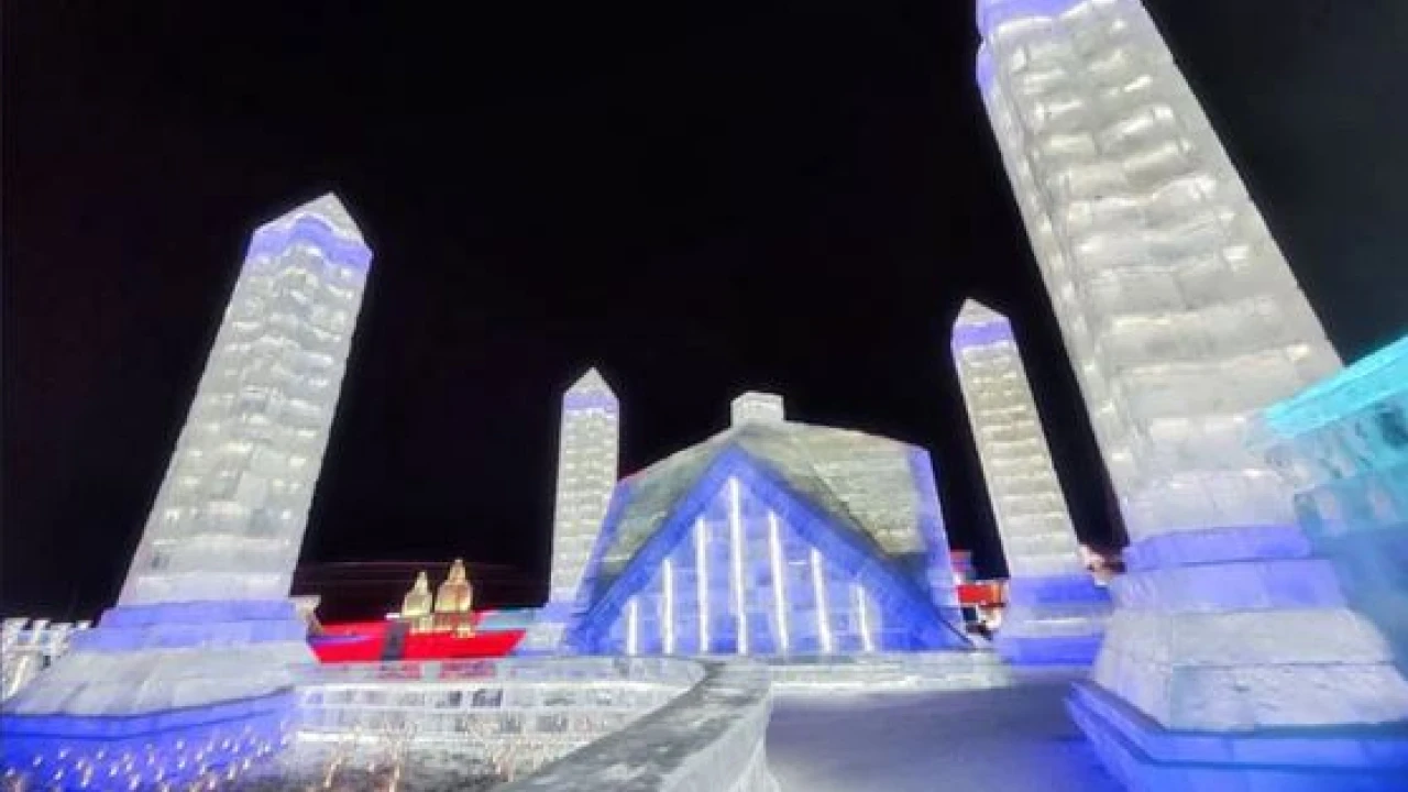 China’s Ice Park creates Faisal Mosque sculpture