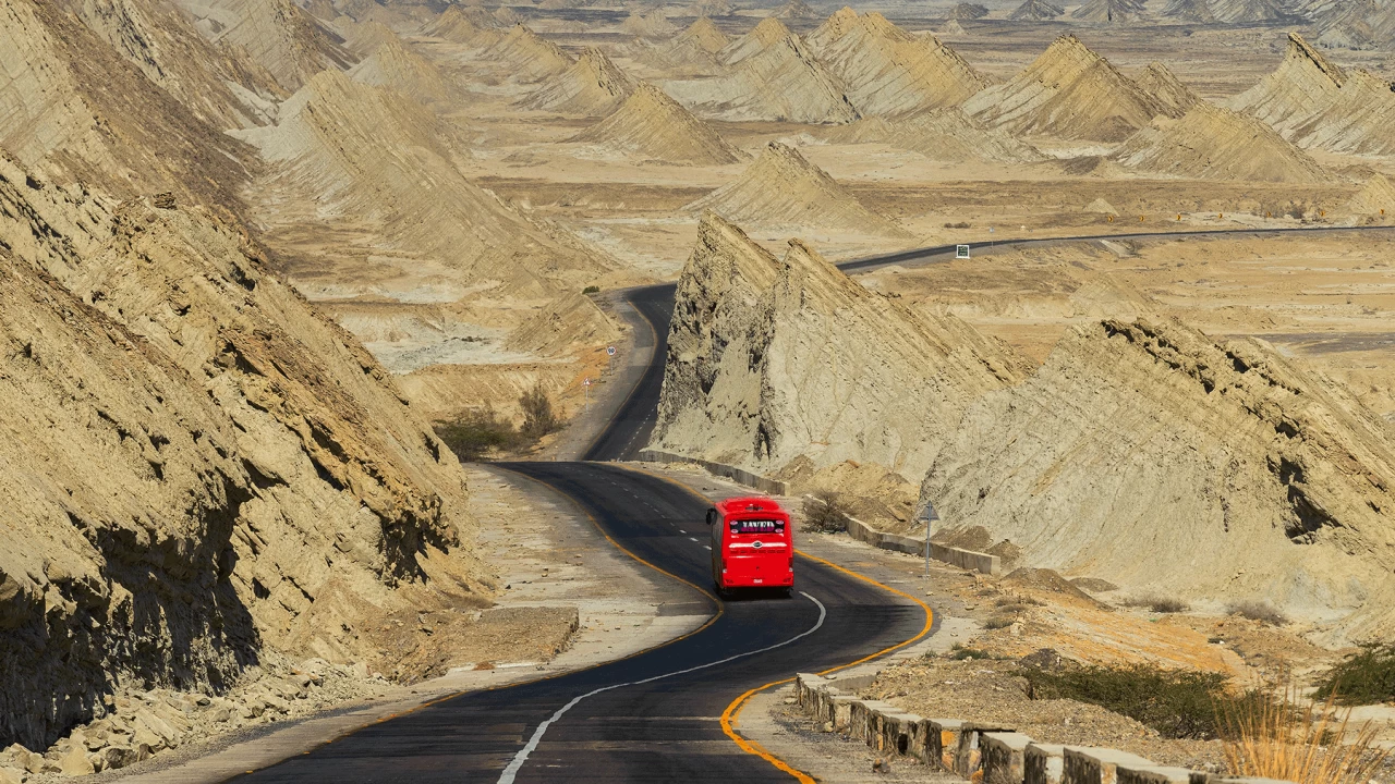 22 injured in passenger coach mishap on Makran Coastal Highway