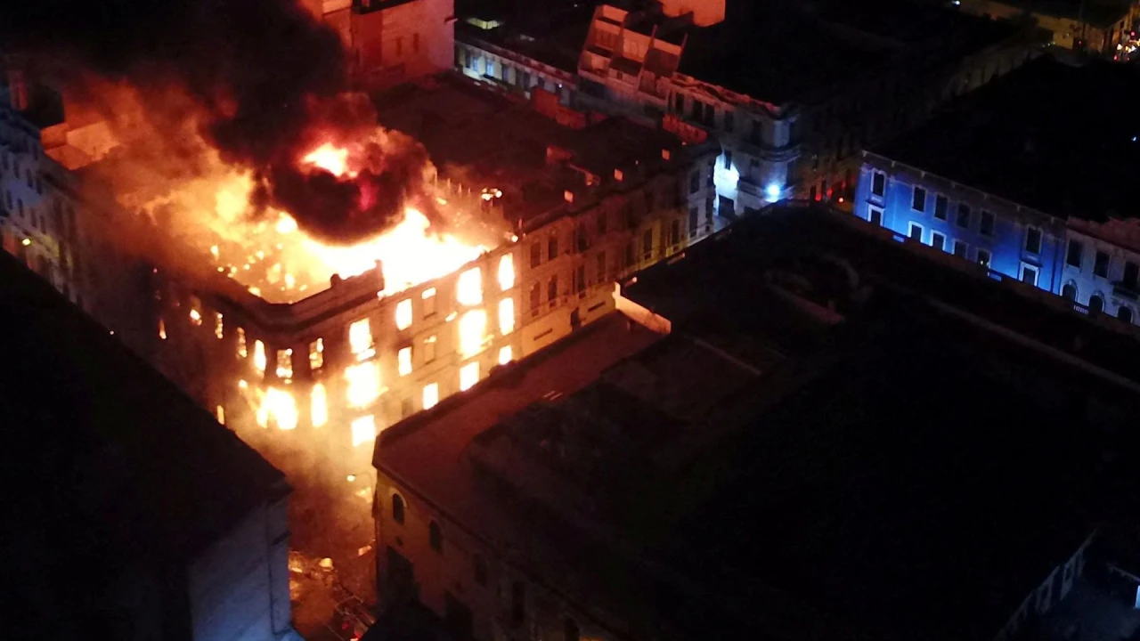 Historic building catches fire amid Peru protests