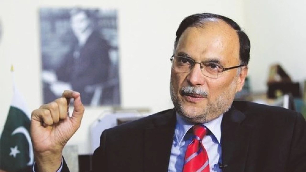 Ahsan Iqbal asks PM to resign, says 'Thief has a burning hat'