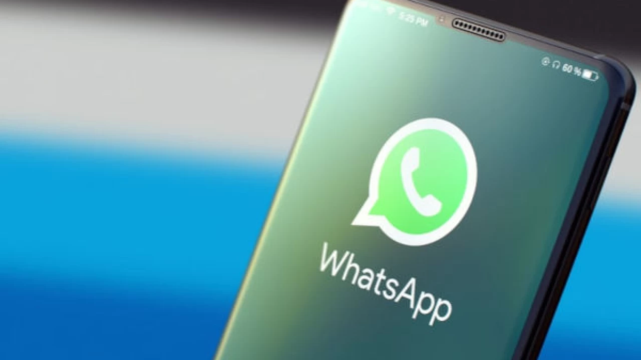 WhatsApp hints to roll out global voice-note player 
