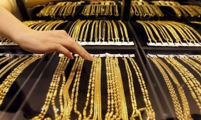 Gold price falls by Rs9000 per tola in Pakistan