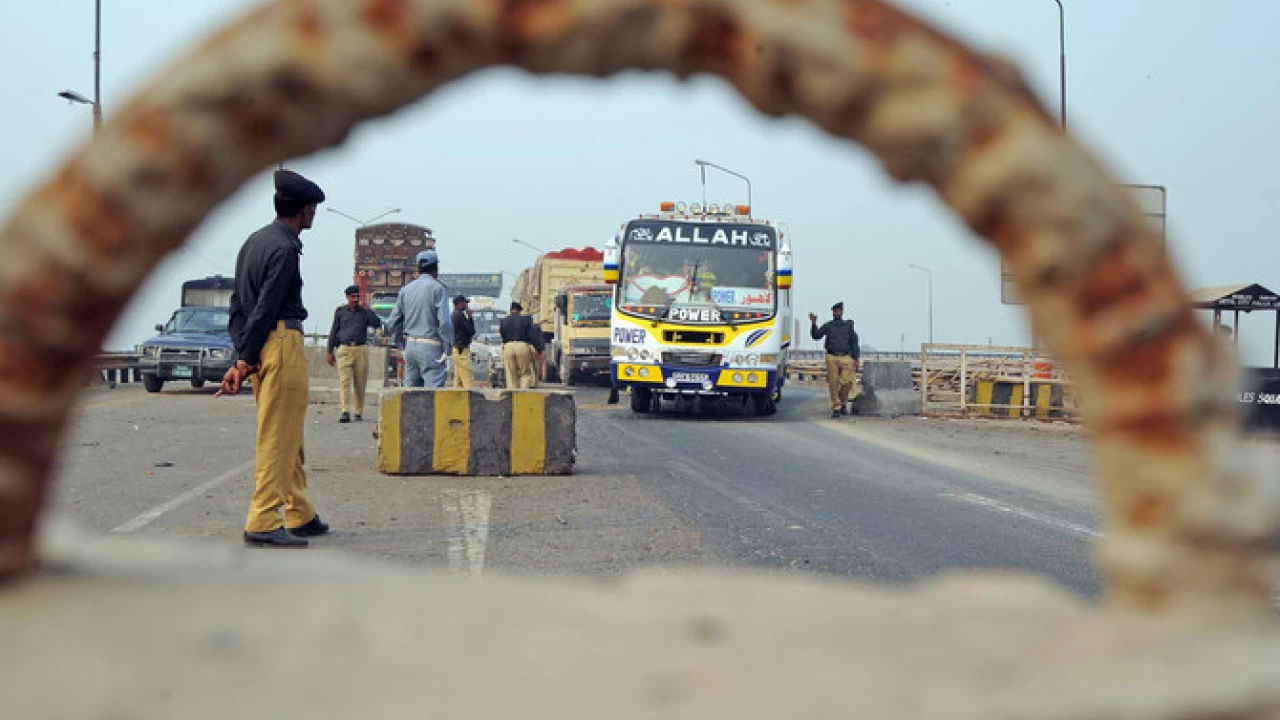 Crackdown underway against unvaccinated across Pakistan