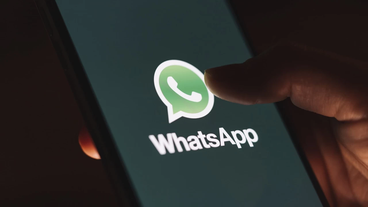 WhatsApp privacy settings ‘default’ after global outage 
