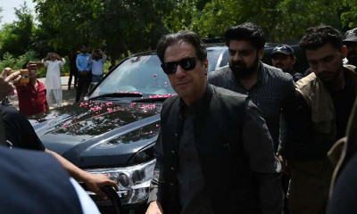عمران خان کی پیشی: گاڑی کو لاہور ہائیکورٹ کے احاطے میں داخلے کی اجازت نہ ملی