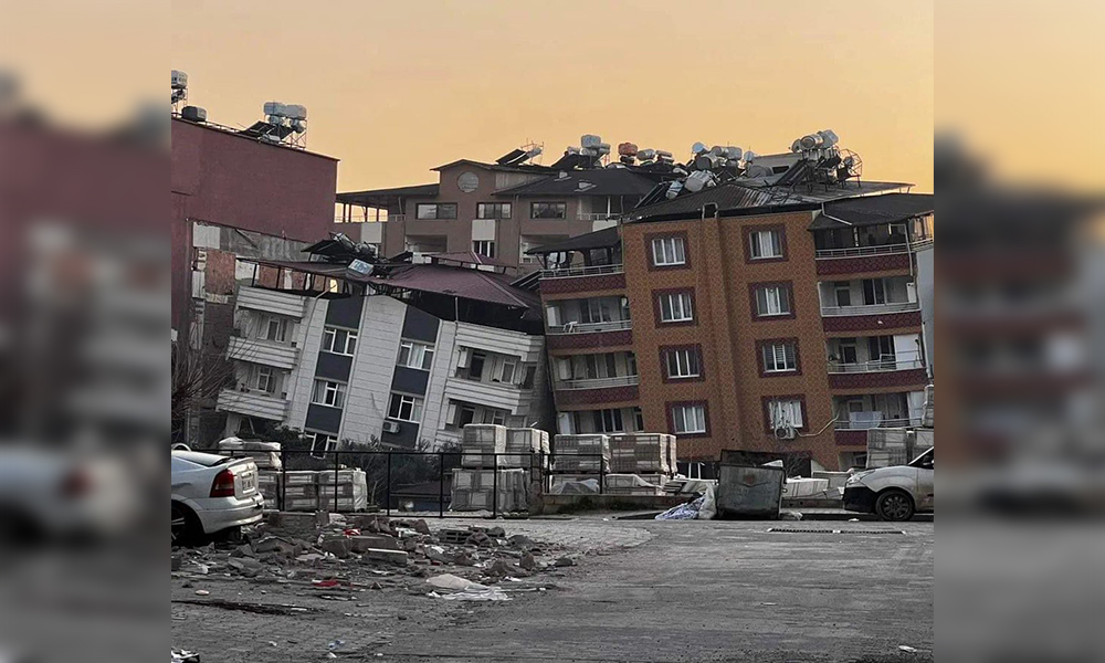 Fresh Quake Hits Turkey Syria Border Two Weeks After Disaster