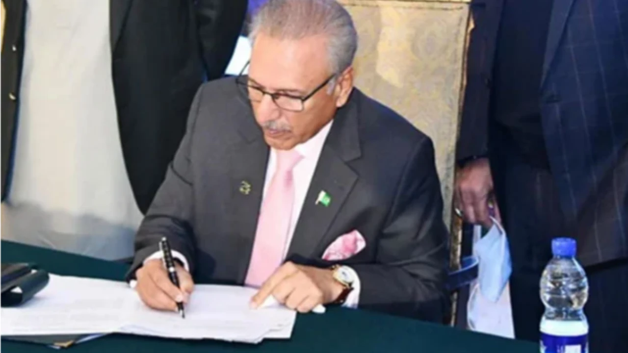 President Alvi signs Finance bill 2023