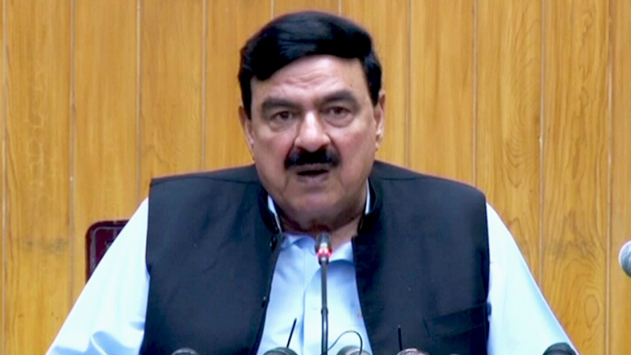 In photo : Shiekh Rasheed