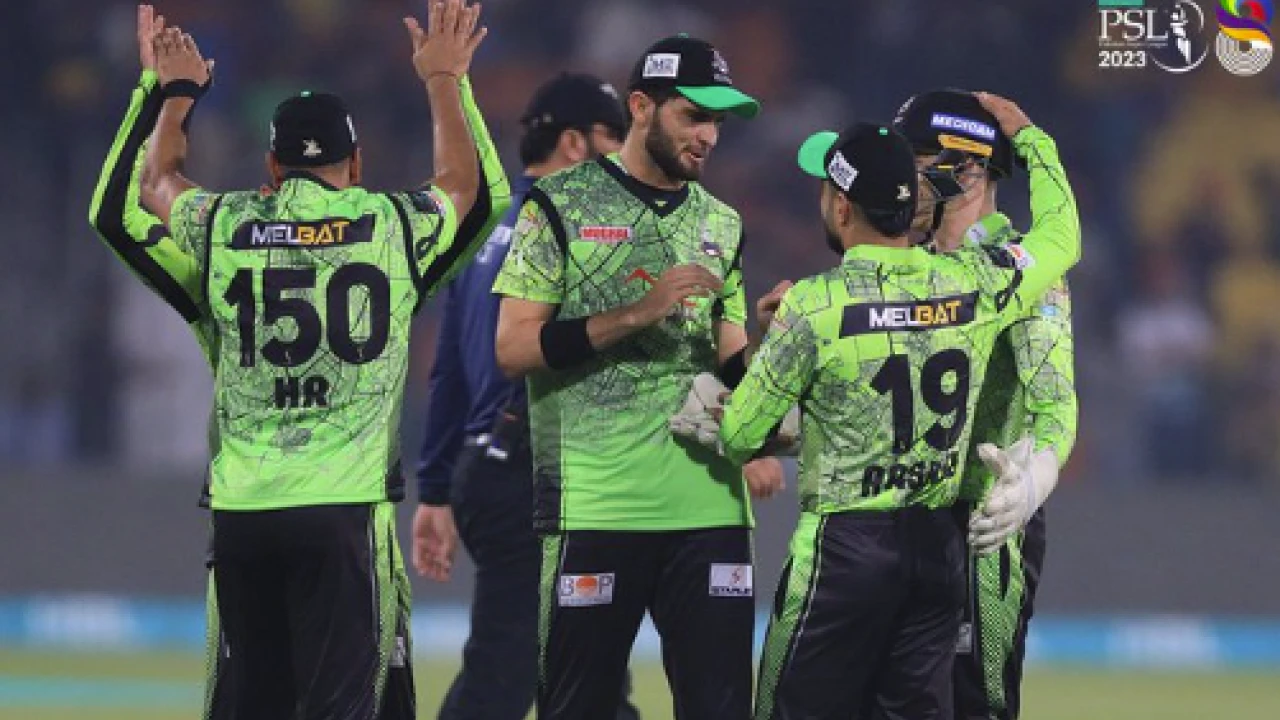 HBL PSL 8: Lahore Qalandars  beat Islamabad United by 110