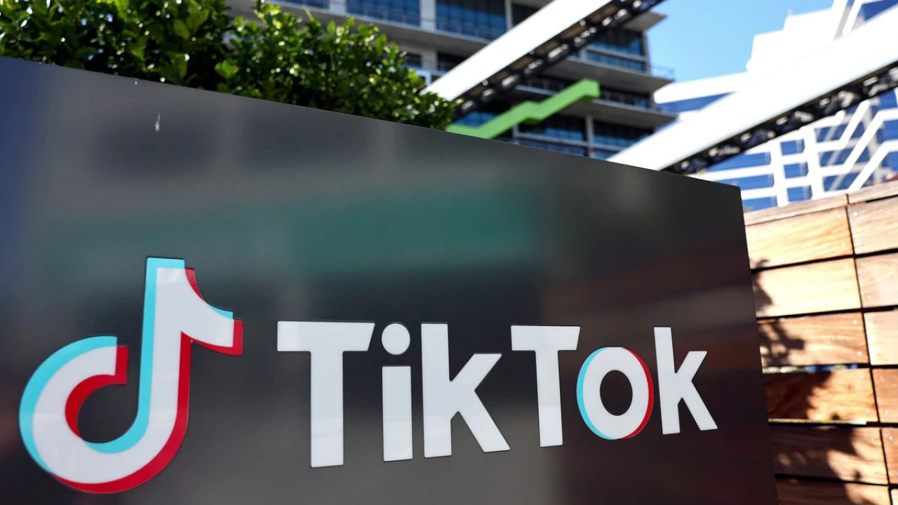 U.S. House panel approves bill giving Biden power to ban TikTok