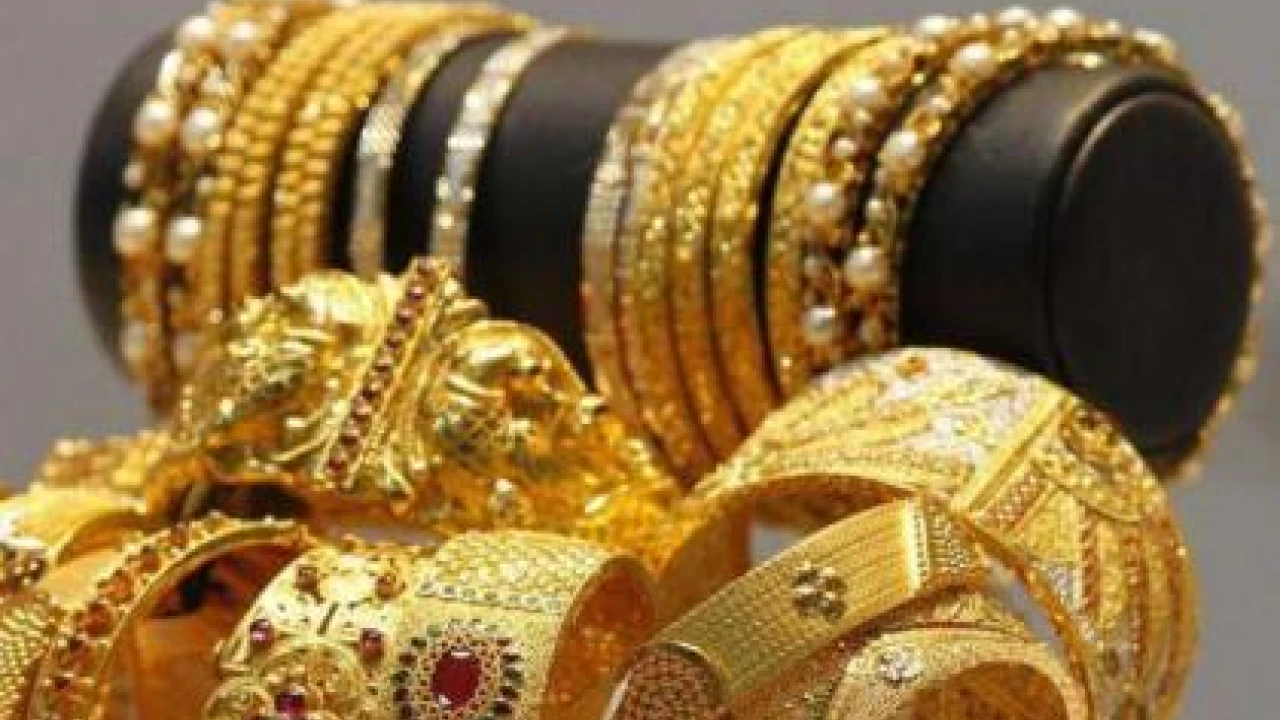 Gold price goes up by 4.77 % in local markets