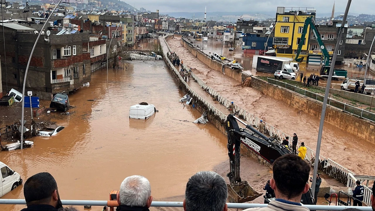 14 killed as floods hit earthquake-affected Turkiye