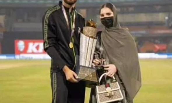 Shaheen Afridi, wife Ansha’s picture with PSL trophy storms into social media