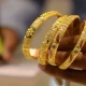 Gold prices decrease by Rs1000 per tola