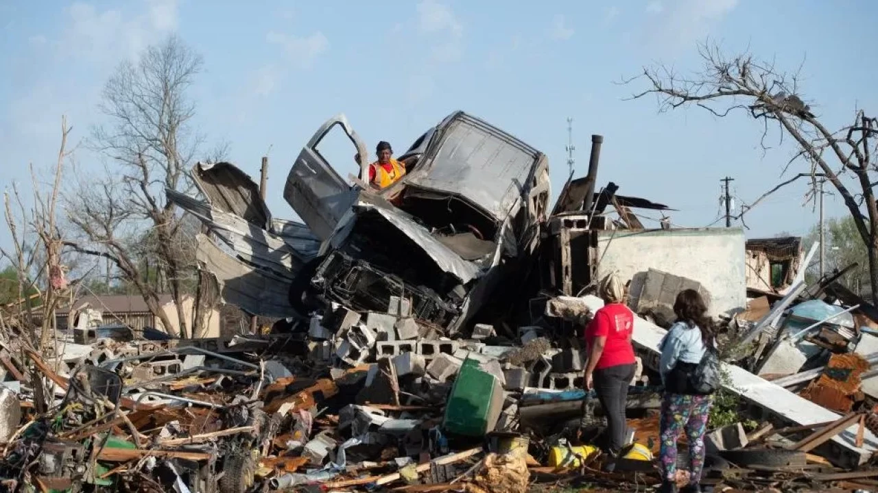 26 people killed in deadly Mississippi tornado