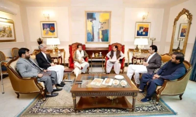 Imran summons meeting regarding Islamabad visit tomorrow