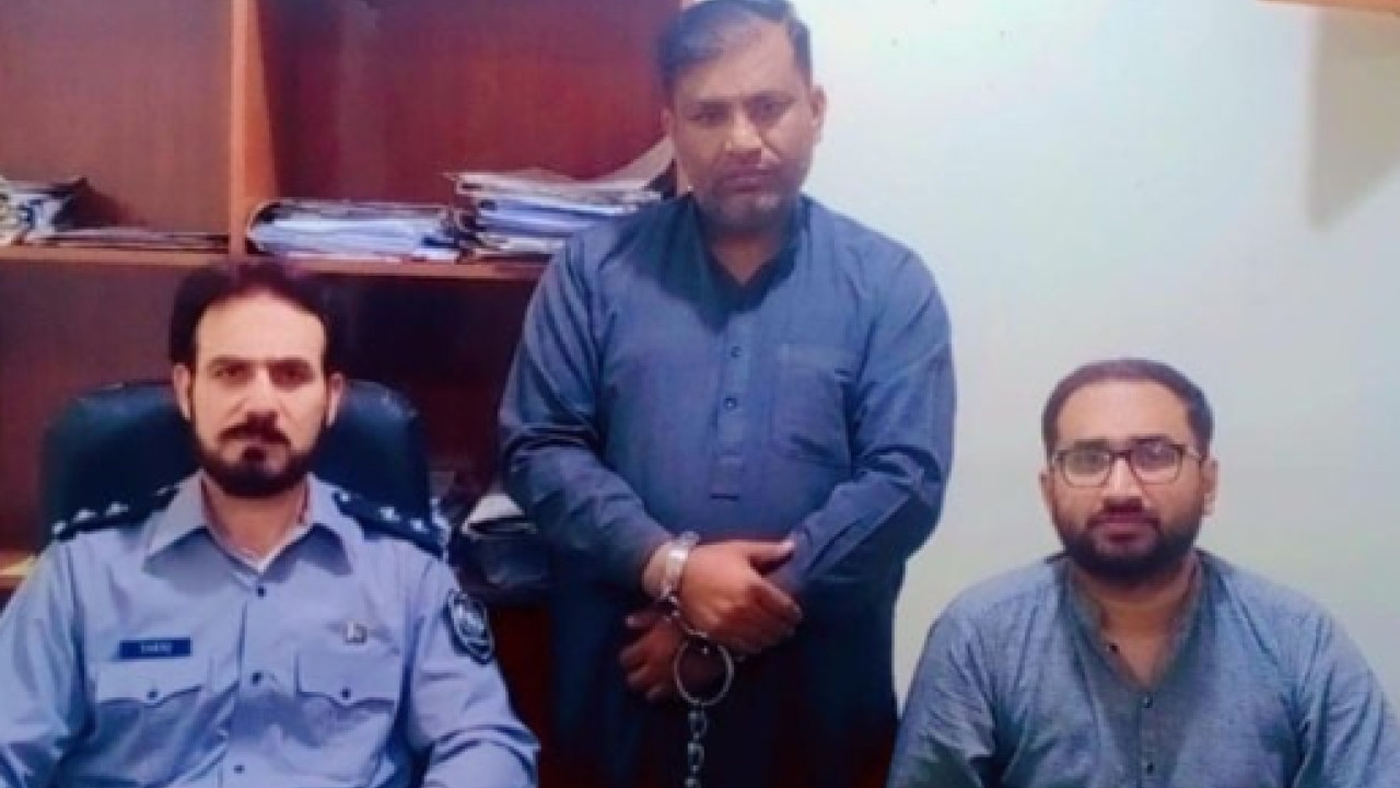 ایف آئی اے کی لاہور میں کارروائی، جعلی چیک بنانے والے گروہ کا سرغنہ گرفتار