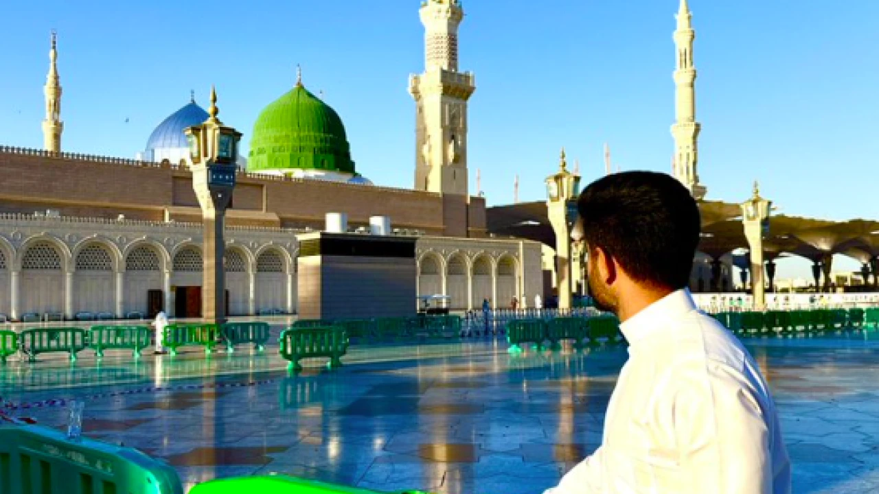 Babar Azam's picture in Madina Munawara wins hearts