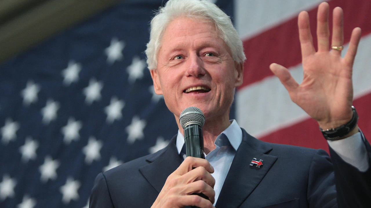 Former US president Bill Clinton hospitalized 