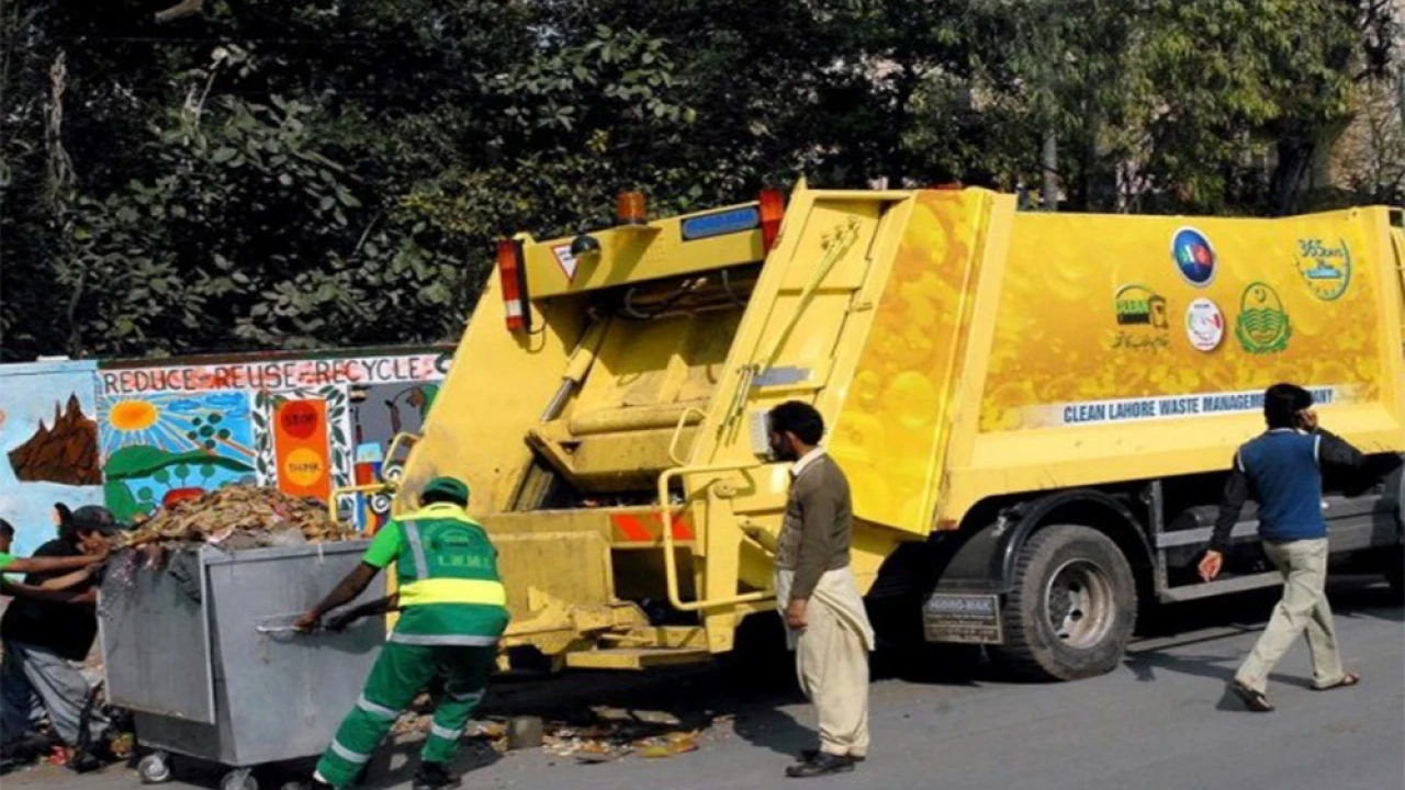 LWMC fines people for dumping garbage at public places