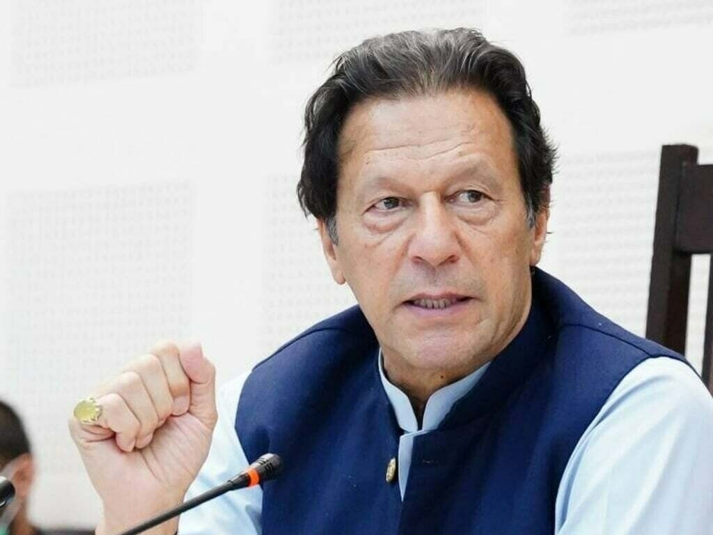 Imran Khan lashes out at Nawaz Sharif, calls him 'coward' - Vimarsana News