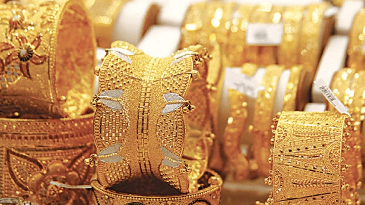 Gold prices exceed Rs218,000 per tola in Pakistan