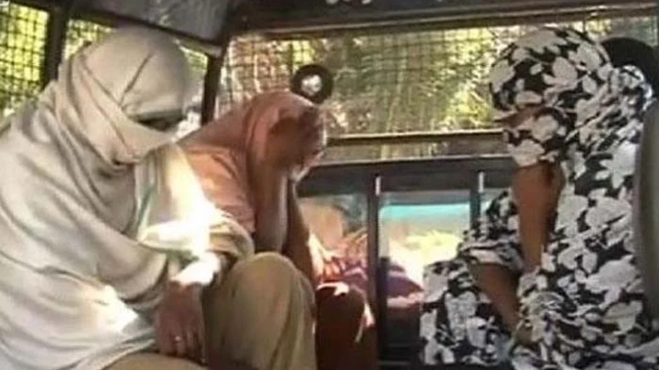 Karachi police bust gang of female thieves