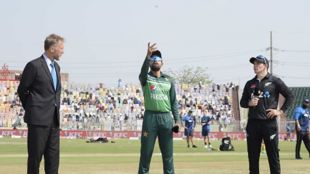 پاکستان کا نیوزی لینڈ کے خلاف  ٹاس جیت کر پہلے فیلڈنگ کا فیصلہ