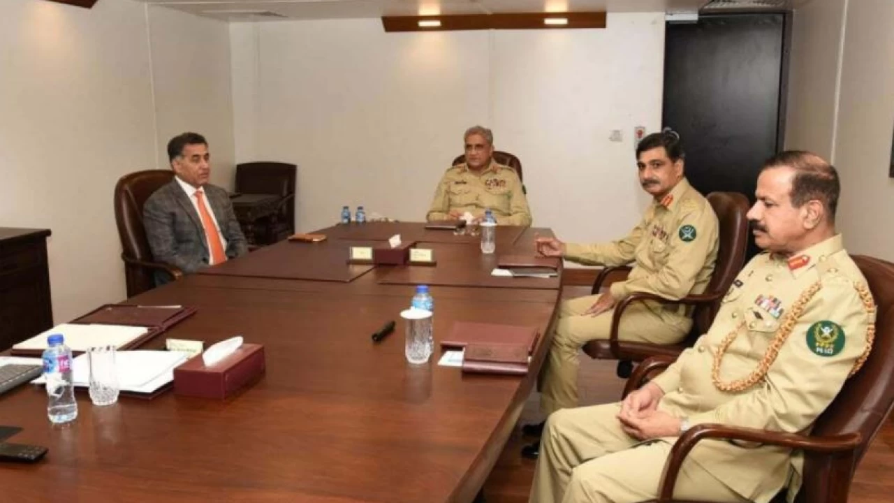 Gen Bajwa briefed on internal security by Lt Gen Faiz during visit to ISI headquarters
