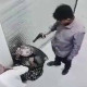 نجی بینک کے اے ٹی ایم روم میں میاں بیوی سے واردات کی ویڈیو وائرل