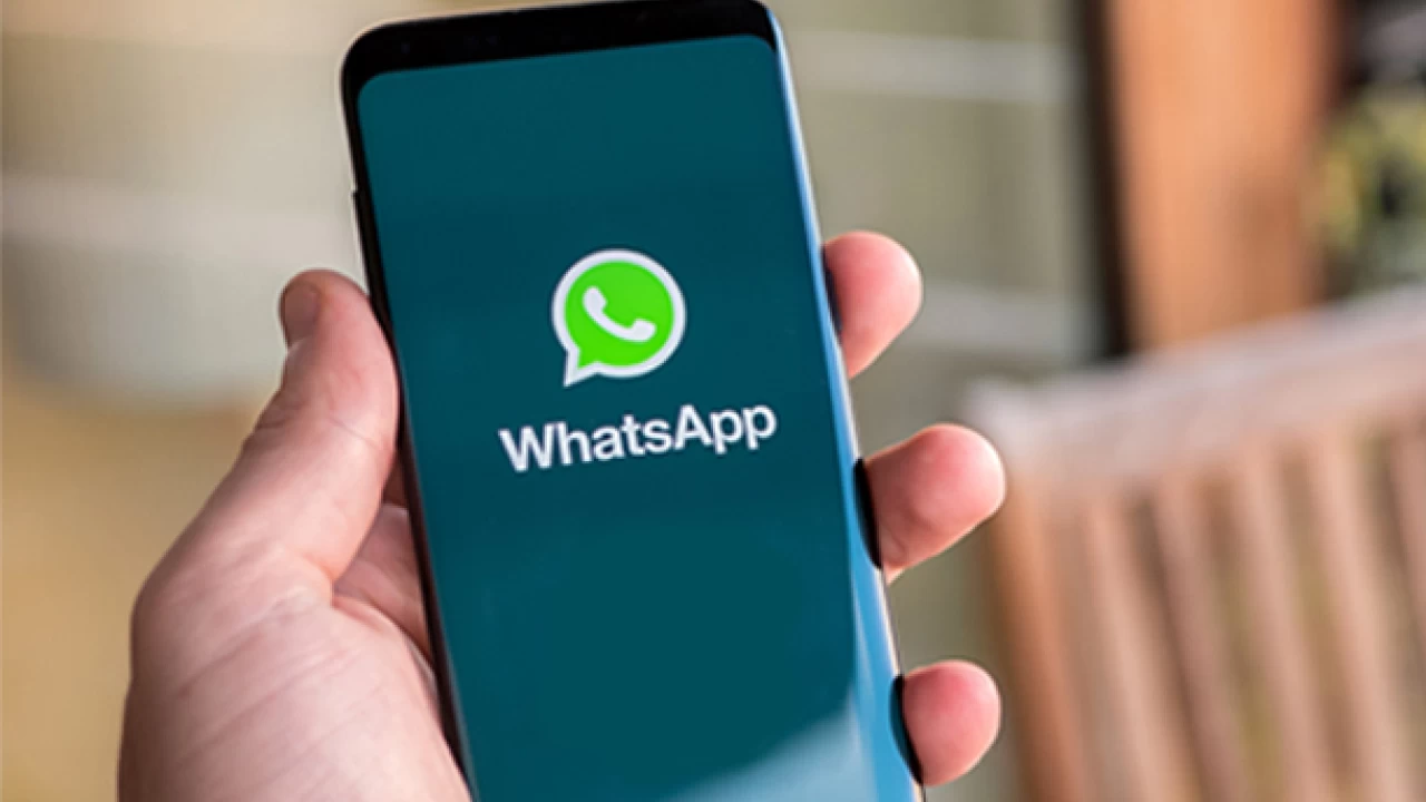 WhatsApp integrates joinable calls in group chats; Allows users to pop in, out 