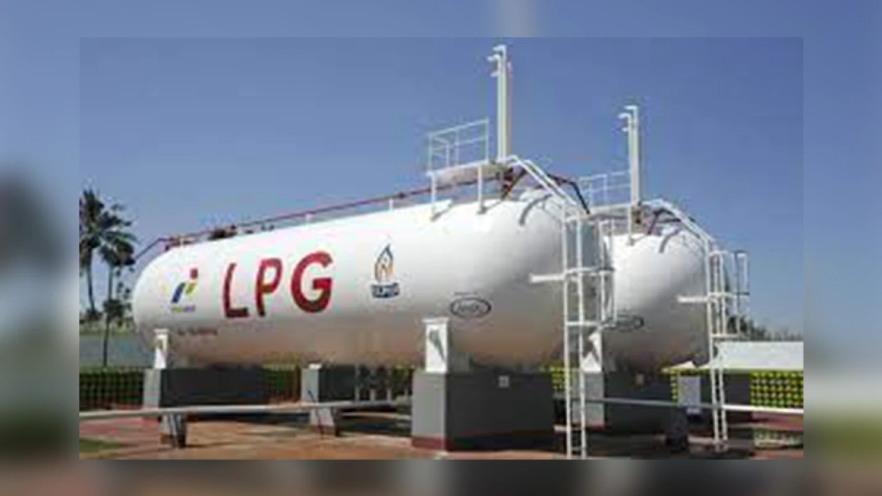 Pakistan imports 160 tons LPG from Turkmenistan