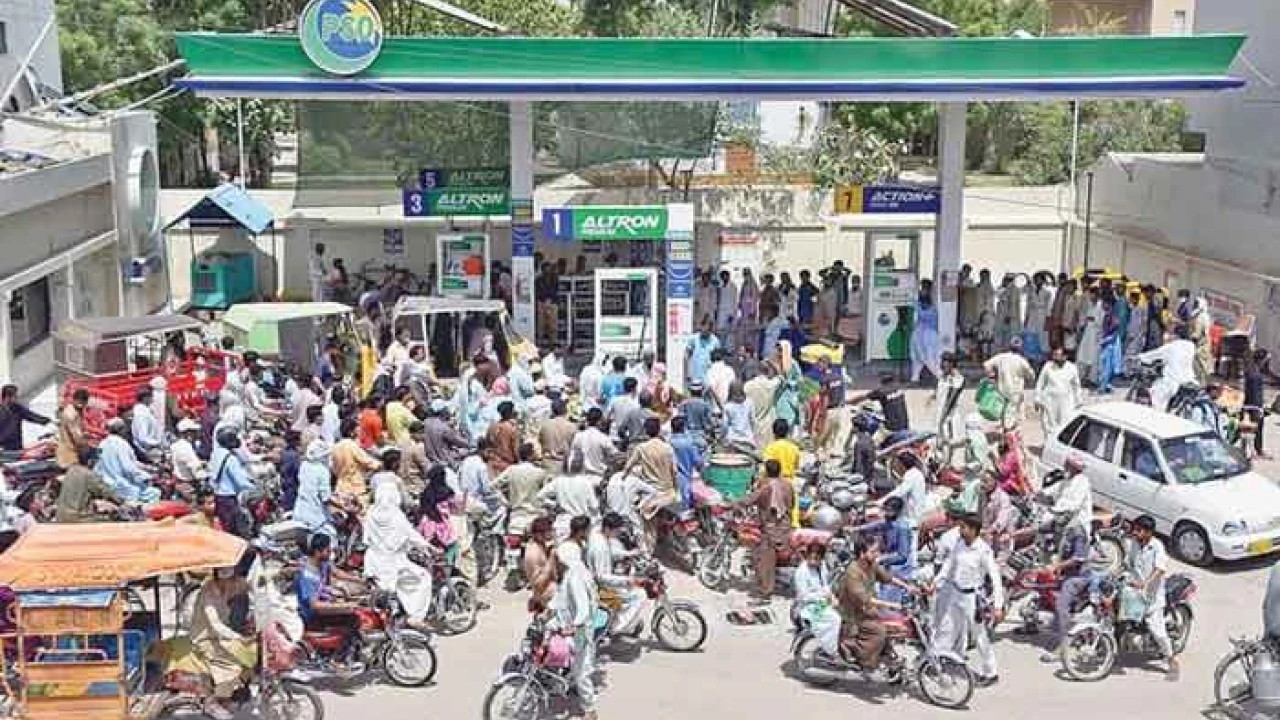 Pakistani consumers seek relief from high fuel prices with Iranian diesel