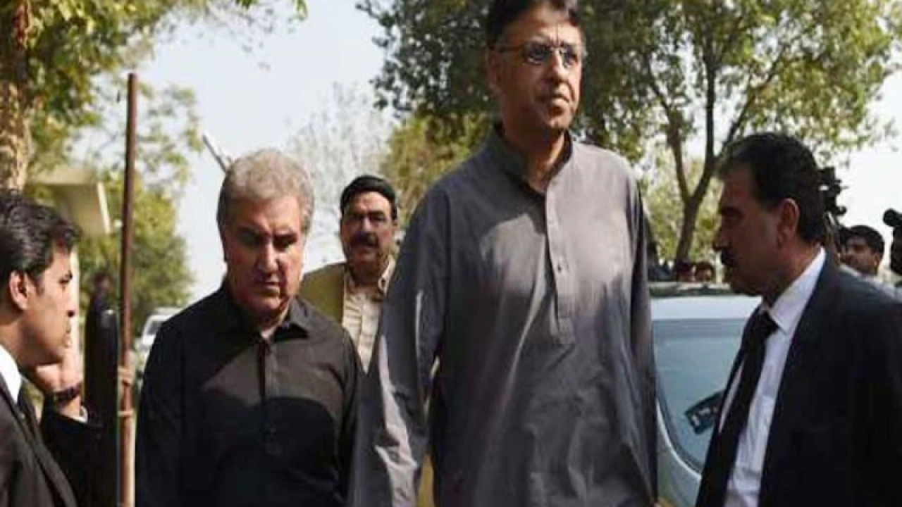 Govt cancels diplomatic passports of Imran Khan's cabinet members