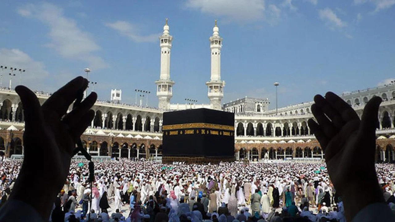 Over 17, 9,000 Pakistani pilgrims to perform Hajj this year