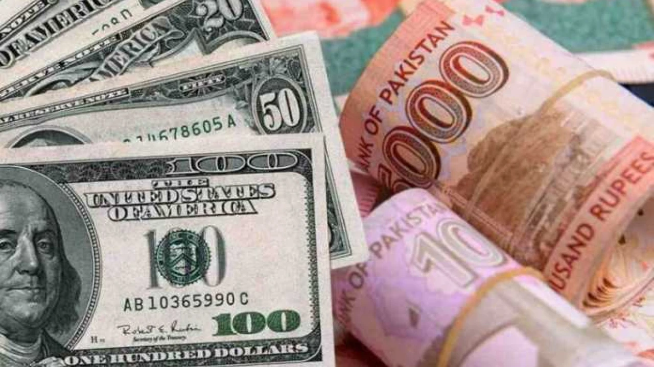 Dollar soars again in open market, Pakistani rupee weekens