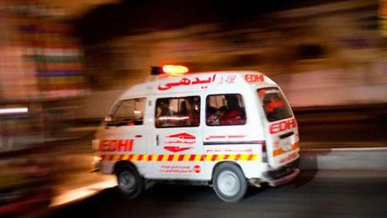 Two killed in car, tractor trolley collision in Multan
