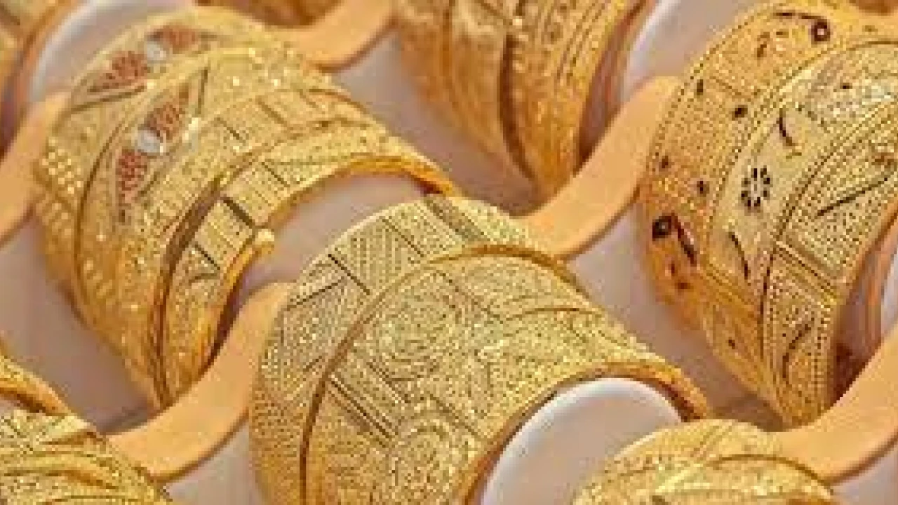 Gold price in Pakistan experiences decline in line with international market