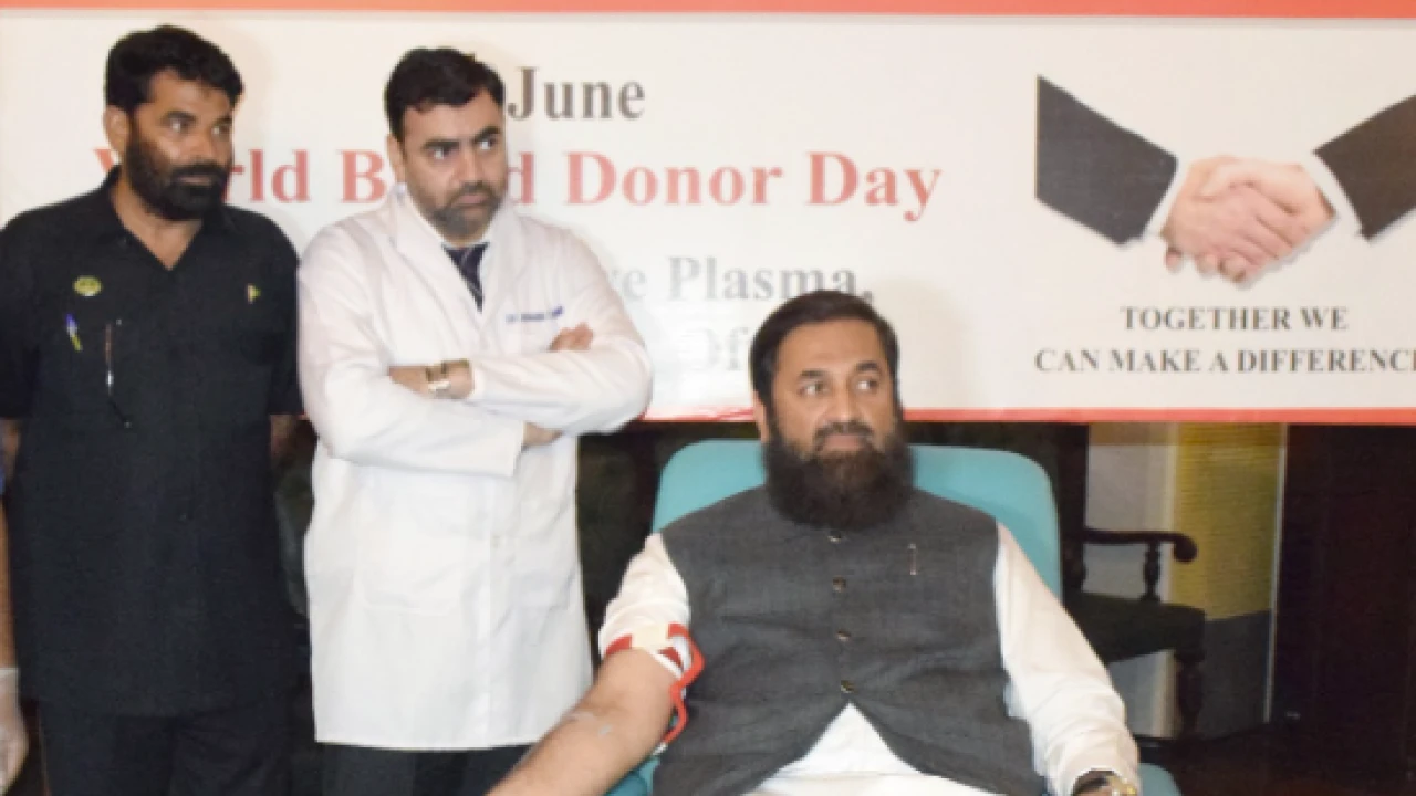 Governor donates blood to mark World Blood Donors Day