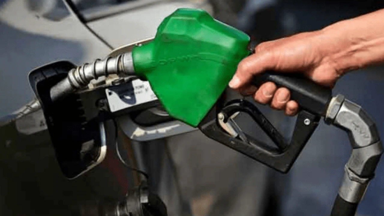 OGRA proposes to cut petrol prices