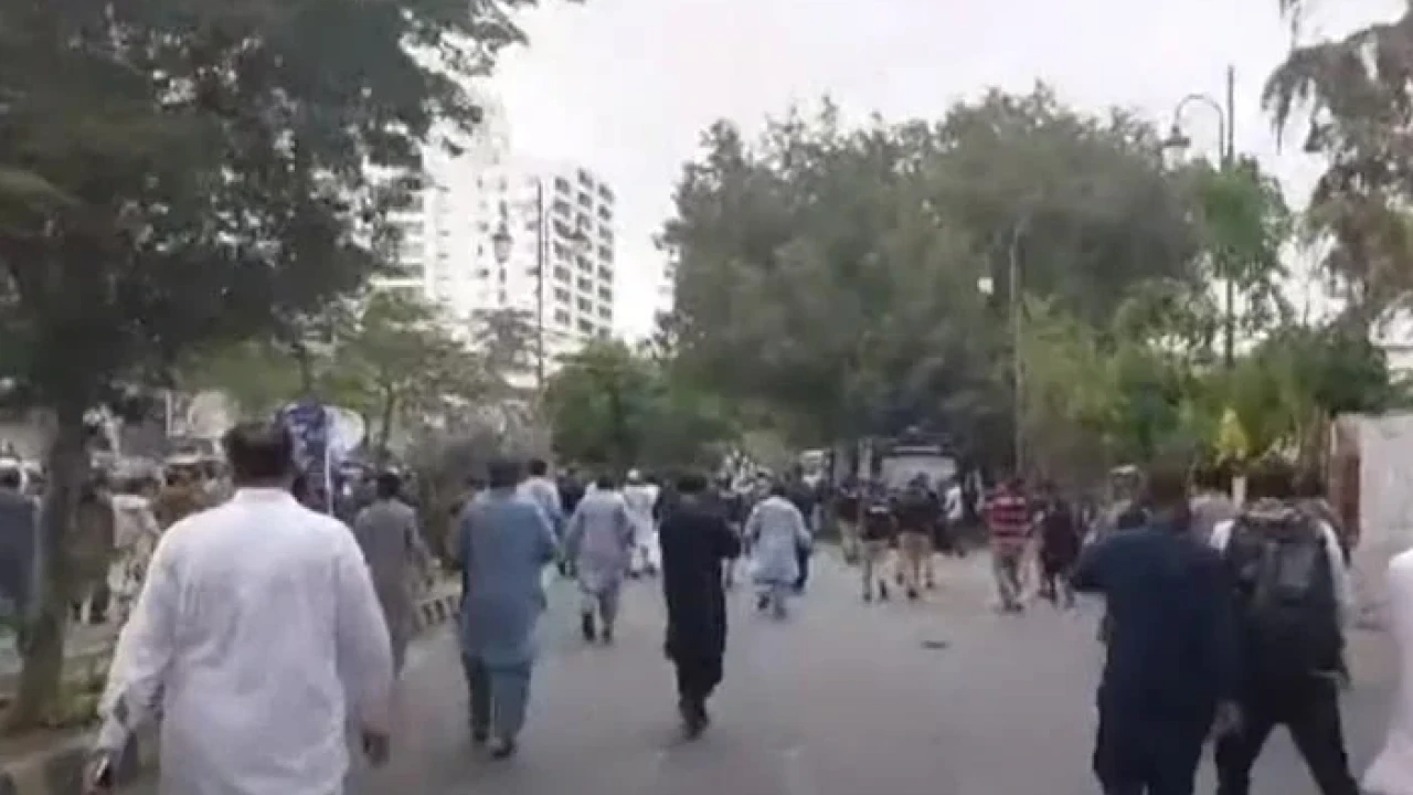 Clashes erupt between PPP, JI workers