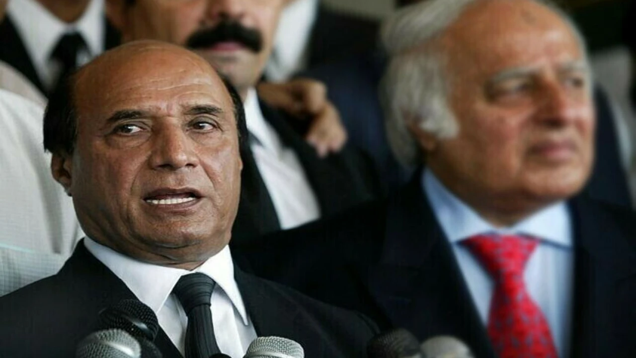 Unidentified people attack Latif Khosa’s residence