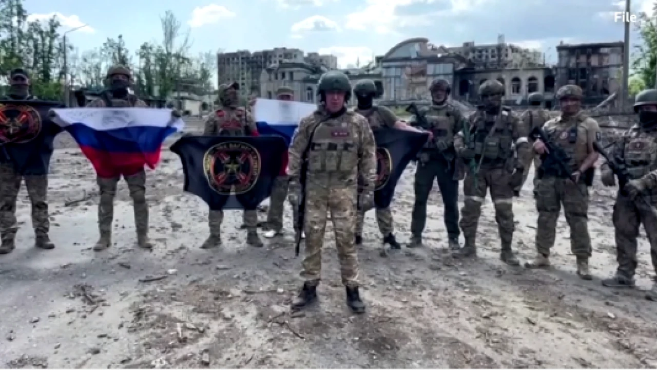 Rebel Russian mercenaries barrel towards Moscow