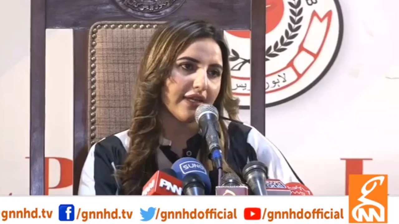 Hareem Shah says Maulana Fazl’s peoples threatened her over her remarks