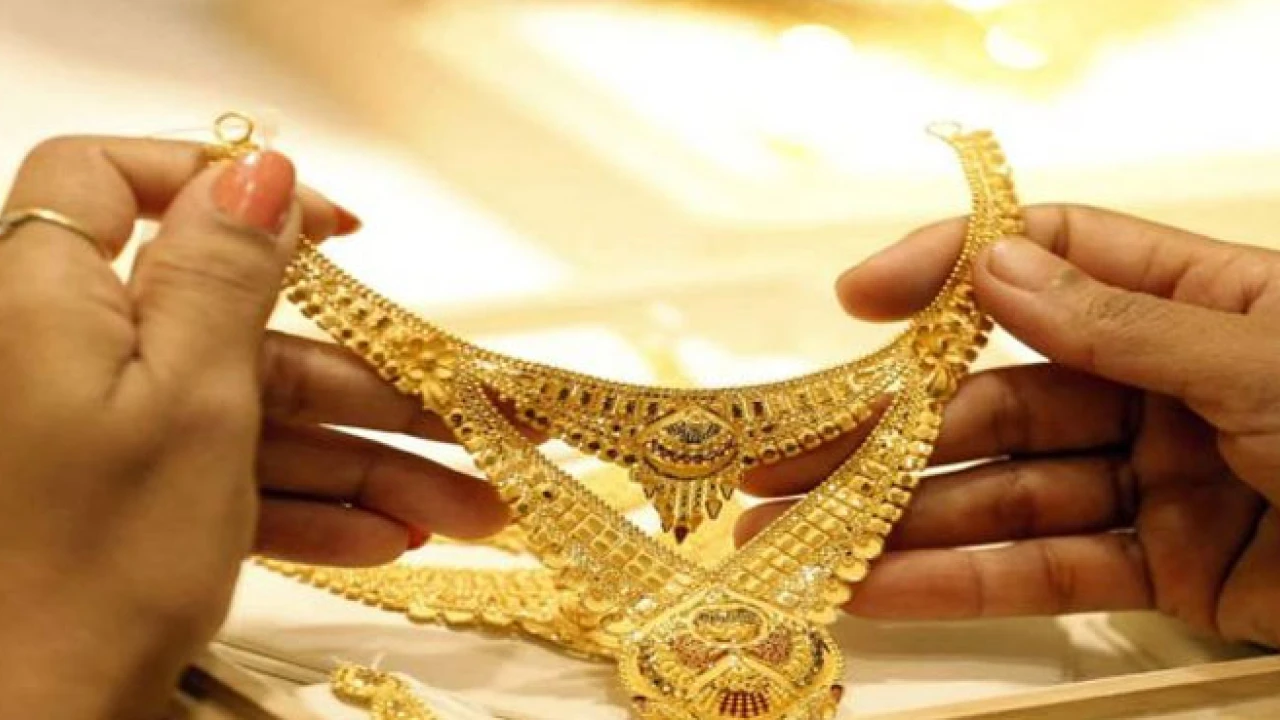Gold Prices in Pakistan decline amid int’l market dip
