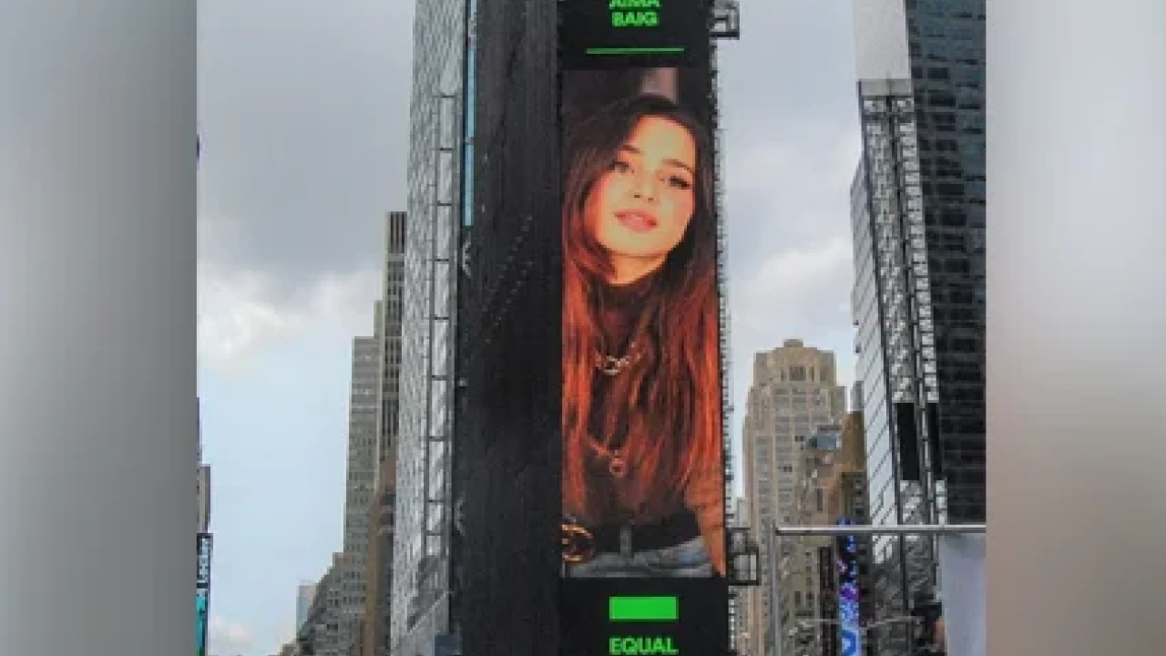 Aima Baig illuminates Times Square with Pakistani musical brilliance