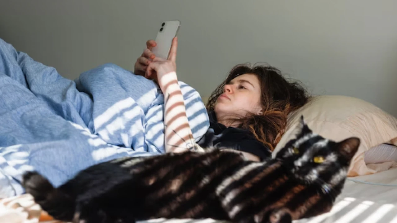 Viral TikTok trend 'Bed Routing' raises concerns among experts