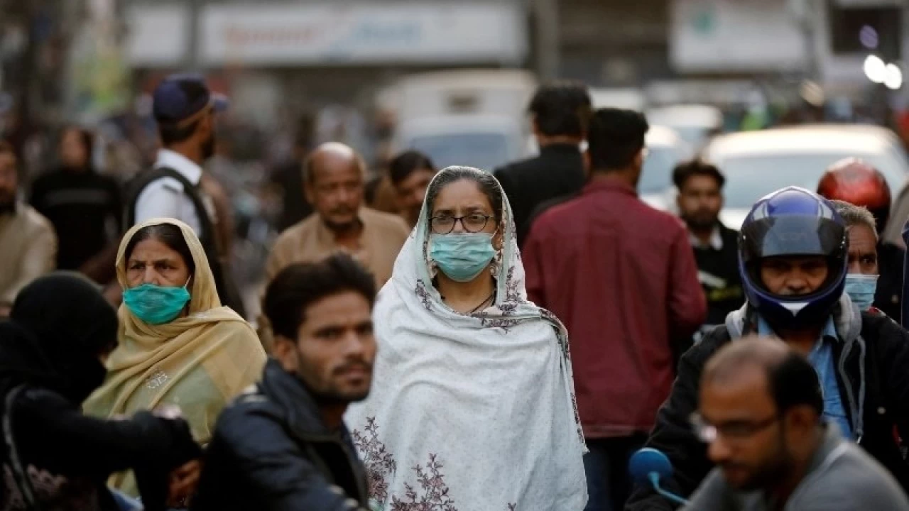 Single-day COVID infections in Pakistan dips below 500