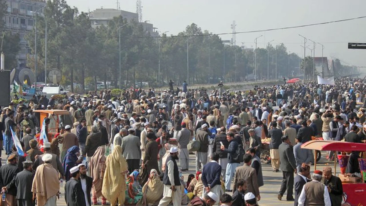 Govt employees stage protest for increase in salaries